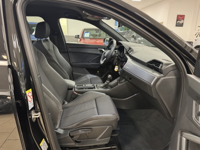 Audi Q3 45 TFSI e S-Line*LED*R-Cam*CarPlay*TeiLeder*