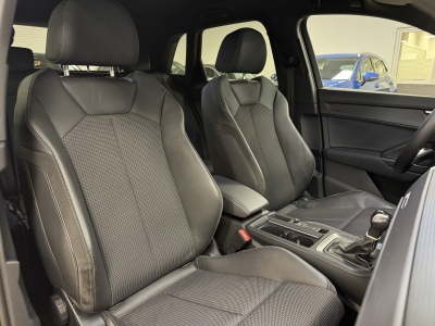 Audi Q3 45 TFSI e S-Line*LED*R-Cam*CarPlay*TeiLeder*