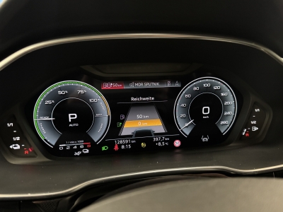 Audi Q3 45 TFSI e S-Line*LED*R-Cam*CarPlay*TeiLeder*