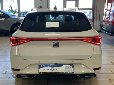 Seat Leon eTSI FR-Line Navi*CarPlay*ACC*R-Cam*1H*Pano