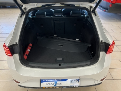 Seat Leon eTSI FR-Line Navi*CarPlay*ACC*R-Cam*1H*Pano