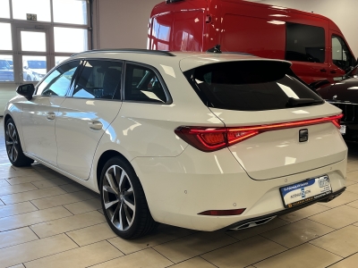 Seat Leon eTSI FR-Line Navi*CarPlay*ACC*R-Cam*1H*Pano