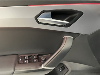 Seat Leon eTSI FR-Line Navi*CarPlay*ACC*R-Cam*1H*Pano