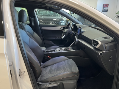 Seat Leon eTSI FR-Line Navi*CarPlay*ACC*R-Cam*1H*Pano