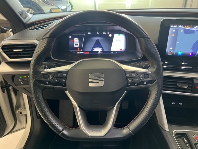Seat Leon eTSI FR-Line Navi*CarPlay*ACC*R-Cam*1H*Pano