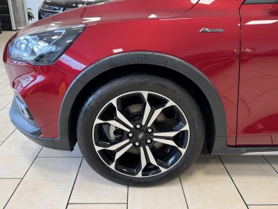 Ford Focus Active*AHK*Panorama*Navi*CarPlay*LED*SHZ*