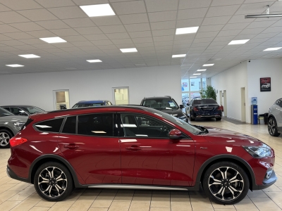 Ford Focus Active*AHK*Panorama*Navi*CarPlay*LED*SHZ*