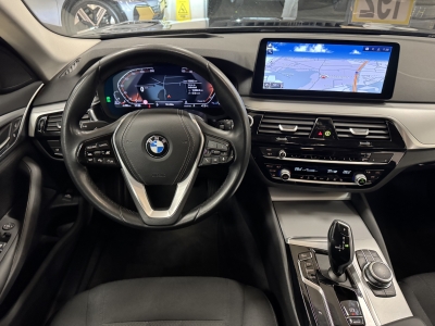 BMW 530 d*xDrive*SHZ*LED*Navi*HUD*R.Cam*ACC*AHK*
