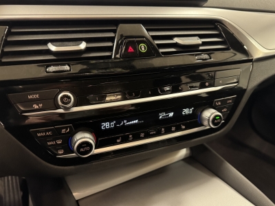 BMW 530 d*xDrive*SHZ*LED*Navi*HUD*R.Cam*ACC*AHK*