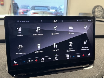 Skoda Enyaq 60 Loft*LED*AHK*CarPlay*Navi*R-Cam*SHZ*ACC*