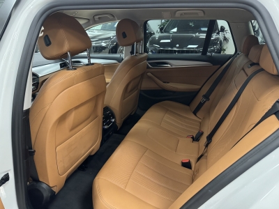 BMW 530 d xDrive*AHK*ACC*CarPlay*LED*Navi*R-Cam*SHZ*