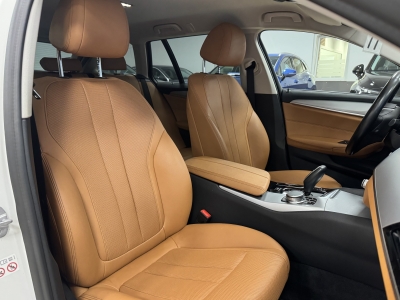 BMW 530 d xDrive*AHK*ACC*CarPlay*LED*Navi*R-Cam*SHZ*