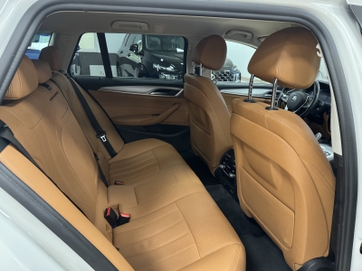 BMW 530 d xDrive*AHK*ACC*CarPlay*LED*Navi*R-Cam*SHZ*