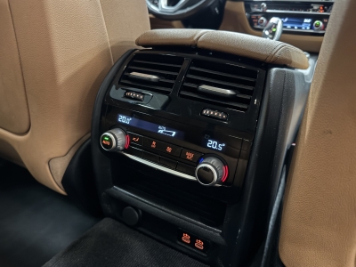 BMW 530 d xDrive*AHK*ACC*CarPlay*LED*Navi*R-Cam*SHZ*