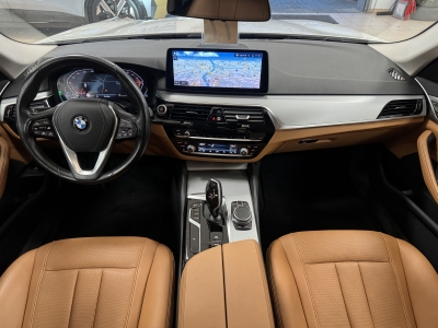 BMW 530 d xDrive*AHK*ACC*CarPlay*LED*Navi*R-Cam*SHZ*