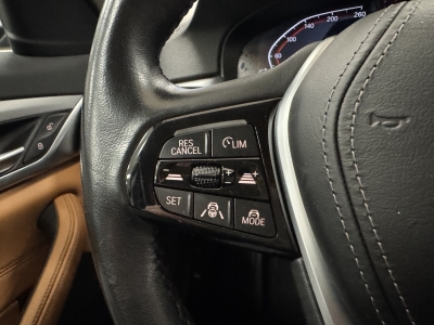 BMW 530 d xDrive*AHK*ACC*CarPlay*LED*Navi*R-Cam*SHZ*