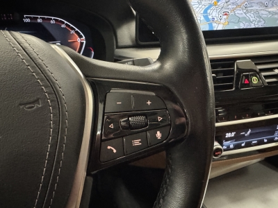 BMW 530 d xDrive*AHK*ACC*CarPlay*LED*Navi*R-Cam*SHZ*