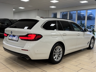 BMW 530 d xDrive*AHK*ACC*CarPlay*LED*Navi*R-Cam*SHZ*