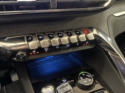 Peugeot 5008 GT-Line*R-Cam*5-Sitzer*Navi*TeiLeder*AHK*1H