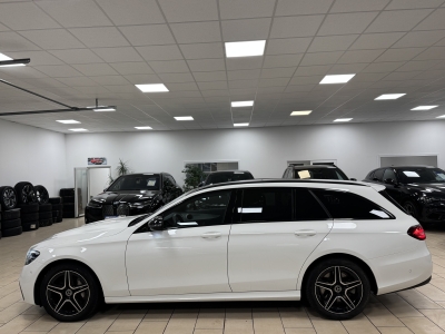 Mercedes-Benz E 300 de*AMG-Line*Night-Paket*Pano*LED*R-Cam*SHZ