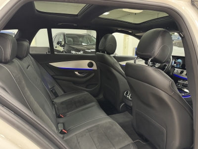 Mercedes-Benz E 300 de*AMG-Line*Night-Paket*Pano*LED*R-Cam*SHZ