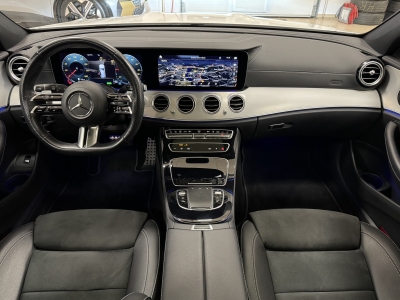 Mercedes-Benz E 300 de*AMG-Line*Night-Paket*Pano*LED*R-Cam*SHZ