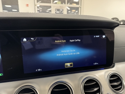 Mercedes-Benz E 300 de*AMG-Line*Night-Paket*Pano*LED*R-Cam*SHZ