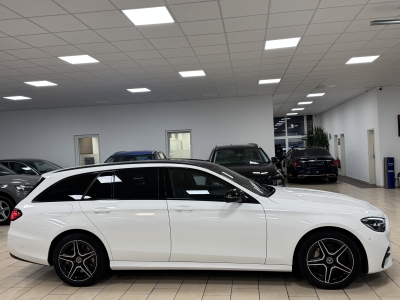 Mercedes-Benz E 300 de*AMG-Line*Night-Paket*Pano*LED*R-Cam*SHZ