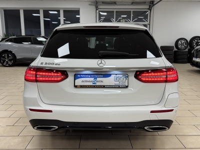 Mercedes-Benz E 300 de*AMG-Line*Night-Paket*Pano*LED*R-Cam*SHZ