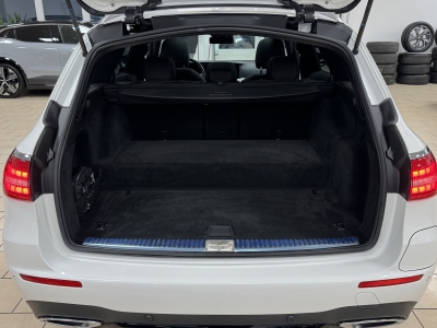 Mercedes-Benz E 300 de*AMG-Line*Night-Paket*Pano*LED*R-Cam*SHZ