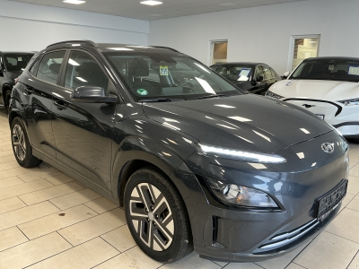 Hyundai KONA Select 2WD*R-Cam*CarPlay*W-Paket*1H*ACC*LED