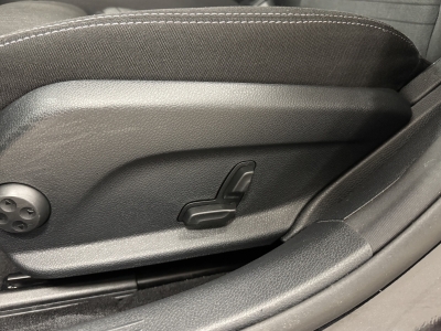 Mercedes-Benz C 220 d  Navi*CarPlay*R-Cam*PDC*SHZ*ACC*1H*LED*