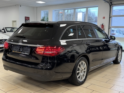 Mercedes-Benz C 220 d  Navi*CarPlay*R-Cam*PDC*SHZ*ACC*1H*LED*