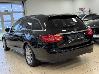 Mercedes-Benz C 220 d  Navi*CarPlay*R-Cam*PDC*SHZ*ACC*1H*LED*