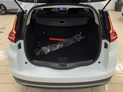 Renault Grand Scenic AHK*Navi*PDC*SHZ*BT*ACC*SPURHALTE*