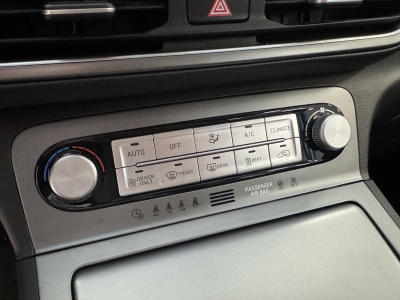 Hyundai Kona Elektro Select 2WD*ACC*CarPlay*SHZ*R-Cam*SOH100%*