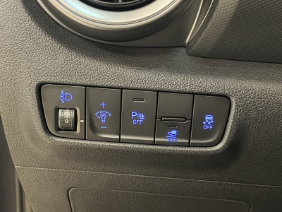 Hyundai Kona Elektro Select dig.Cockpit ACC R.Cam SHZ SOH:100%