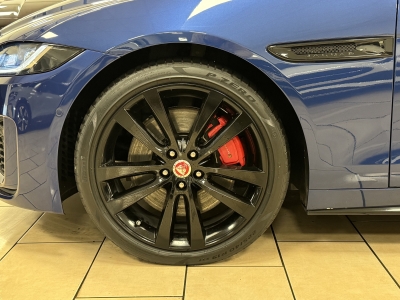 Jaguar XE R-Dynamic*BlackPack*Leder*ACC*360°Cam*Meridian*