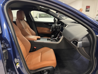 Jaguar XE R-Dynamic*BlackPack*Leder*ACC*360°Cam*Meridian*