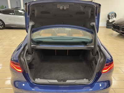 Jaguar XE R-Dynamic*BlackPack*Leder*ACC*360°Cam*Meridian*