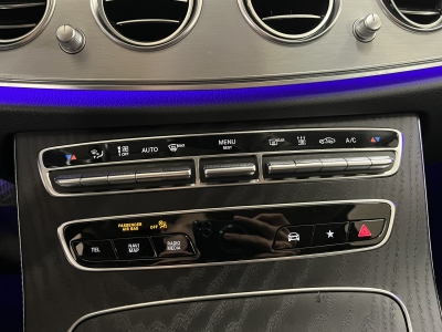 Mercedes-Benz E 300 de Avantgarde*AHK*LED*R.Cam*SHZ*Navi*