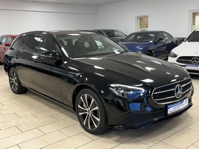 Mercedes-Benz E 300 de Avantgarde*AHK*LED*R.Cam*SHZ*Navi*
