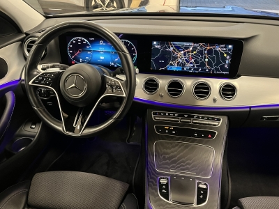 Mercedes-Benz E 300 de Avantgarde*AHK*LED*R.Cam*SHZ*Navi*