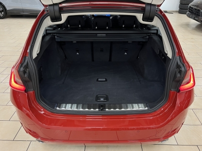 BMW 318 i*Leder*Shadow*Widescreen*R.Cam*AHK*SHZ*LED*