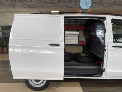 Mercedes-Benz Vito 114 CDI kompakt Würth-Regale R.Cam PDC DAB