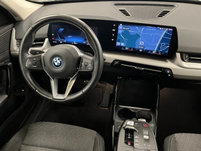 BMW iX1 30 xDrive*LED*Navi*R-Cam*CarPlay*SHZ*Curved*