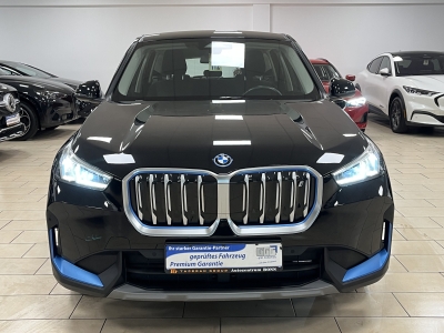 BMW iX1 30 xDrive*LED*Navi*R-Cam*CarPlay*SHZ*Curved*