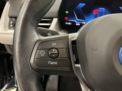 BMW iX1 30 xDrive*LED*Navi*R-Cam*CarPlay*SHZ*Curved*