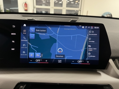 BMW iX1 30 xDrive*LED*Navi*R-Cam*CarPlay*SHZ*Curved*