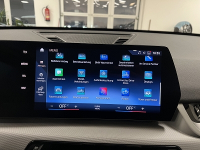 BMW iX1 30 xDrive*LED*Navi*R-Cam*CarPlay*SHZ*Curved*